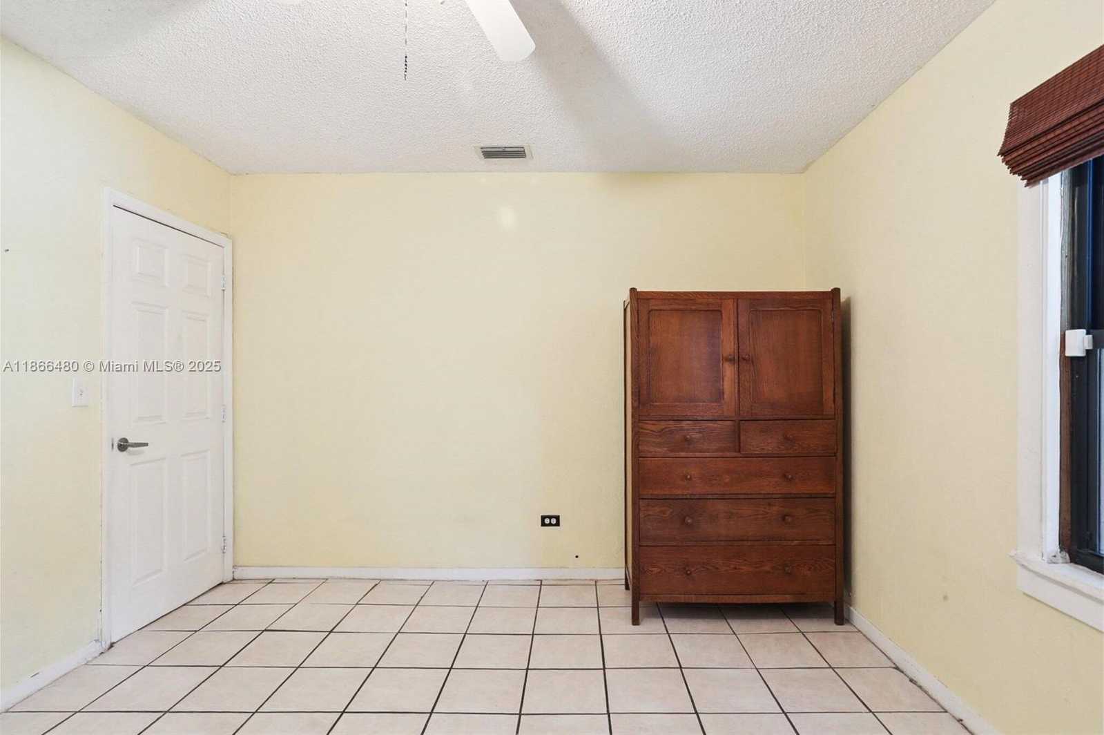 Small Image of 118 NORTH WEST 44TH ST, Miami Number 10