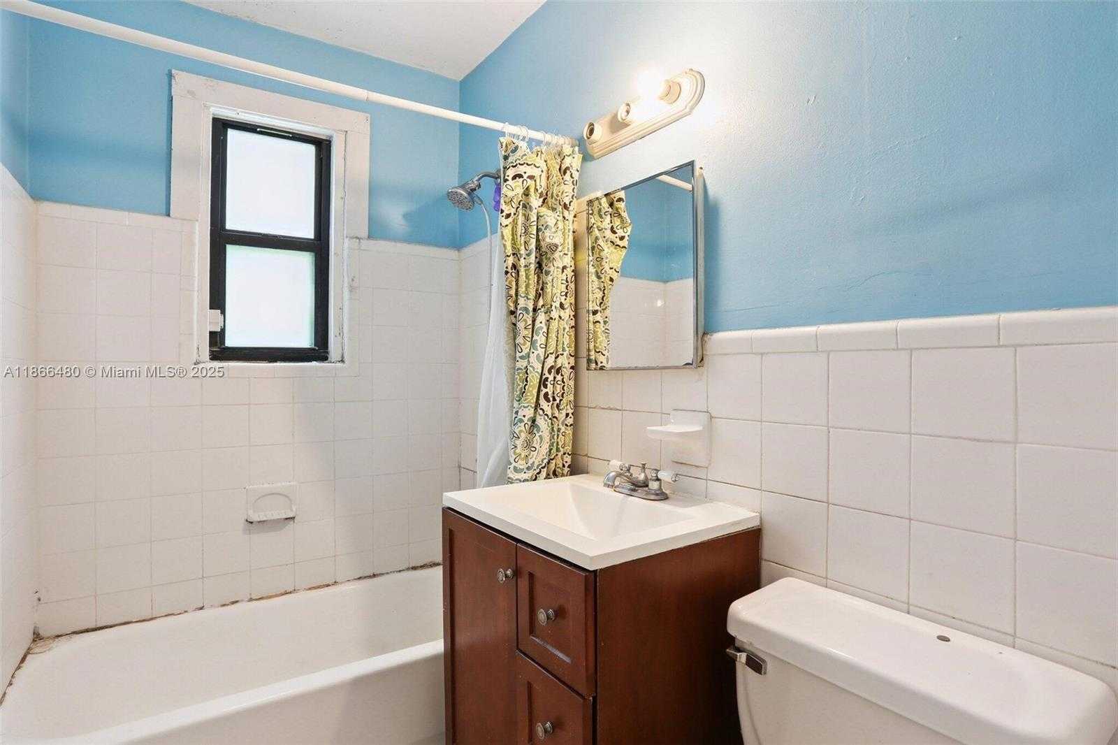 Small Image of 118 NORTH WEST 44TH ST, Miami Number 14