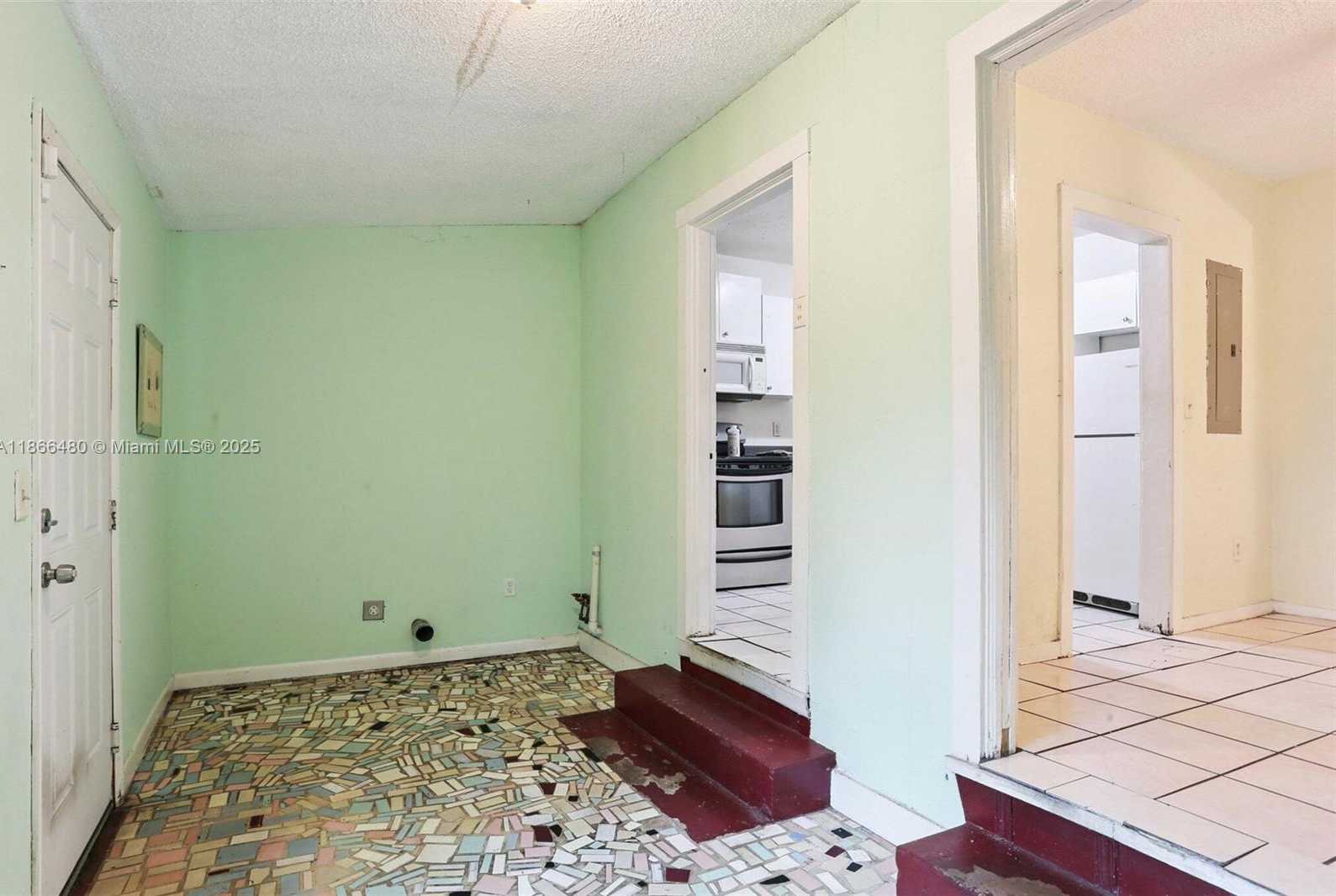 Small Image of 118 NORTH WEST 44TH ST, Miami Number 17