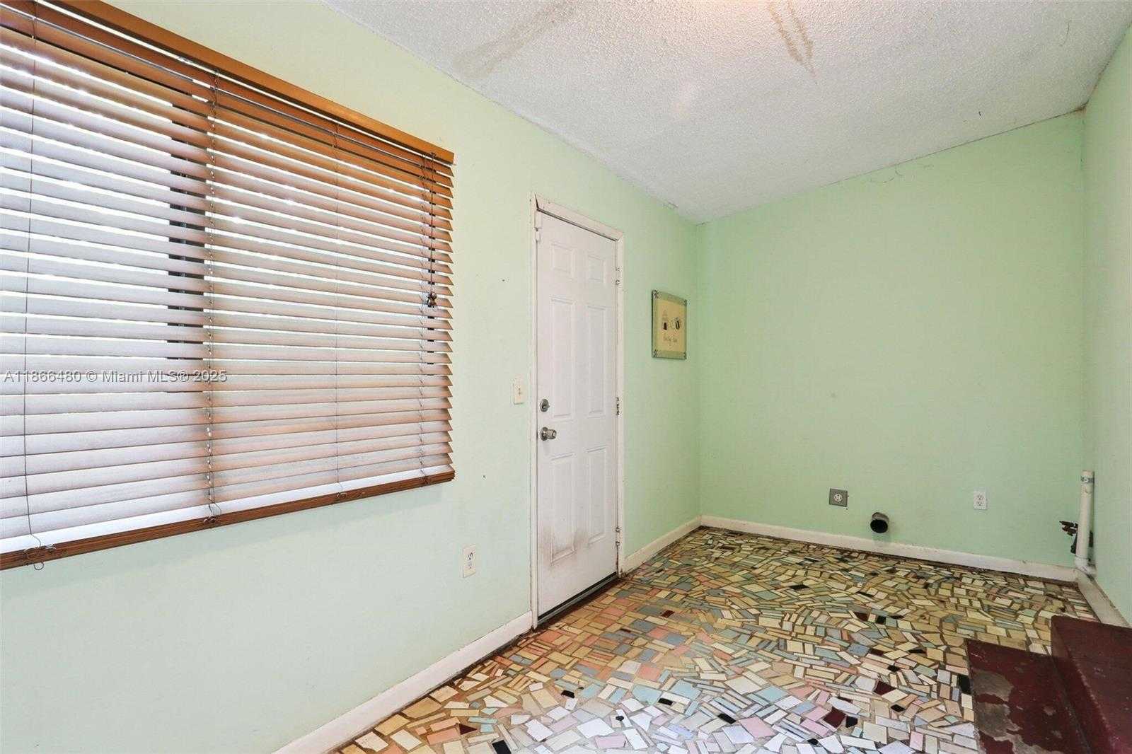 Small Image of 118 NORTH WEST 44TH ST, Miami Number 19