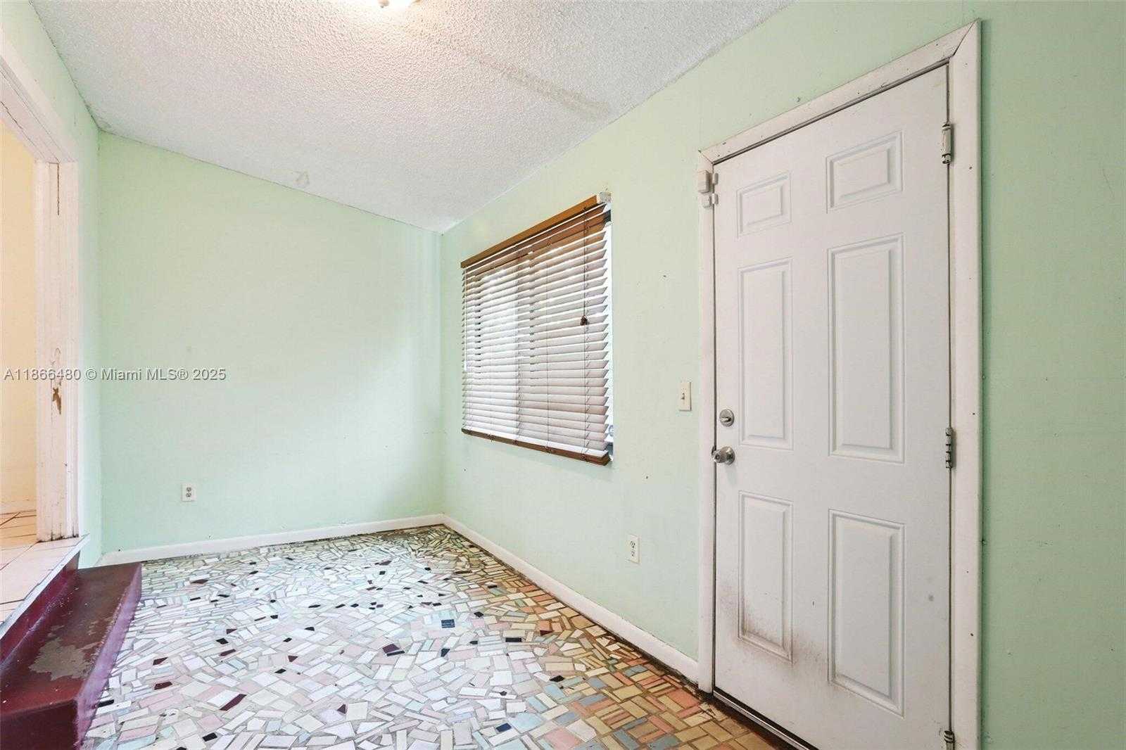 Small Image of 118 NORTH WEST 44TH ST, Miami Number 20