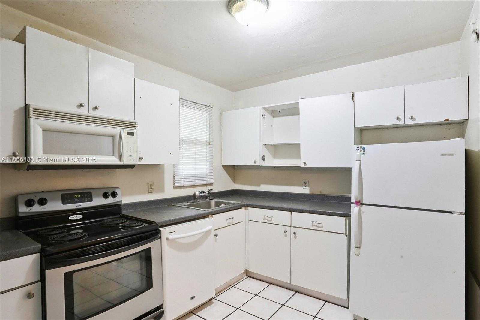 Small Image of 118 NORTH WEST 44TH ST, Miami Number 21