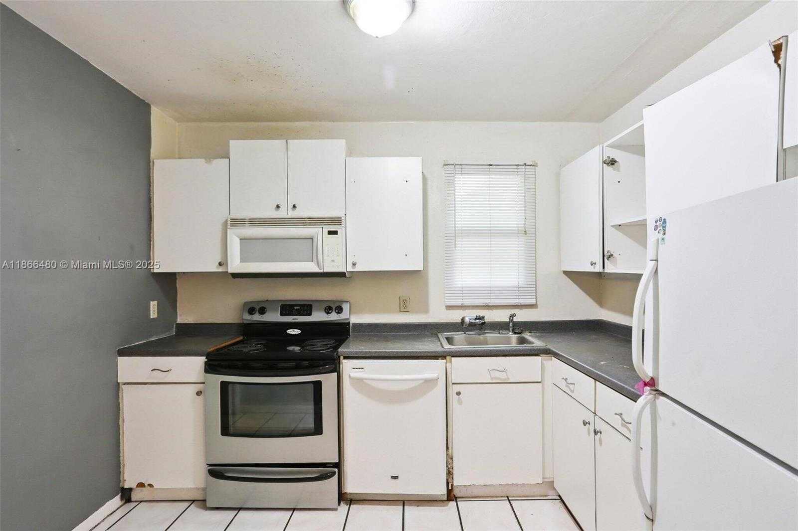 Small Image of 118 NORTH WEST 44TH ST, Miami Number 22