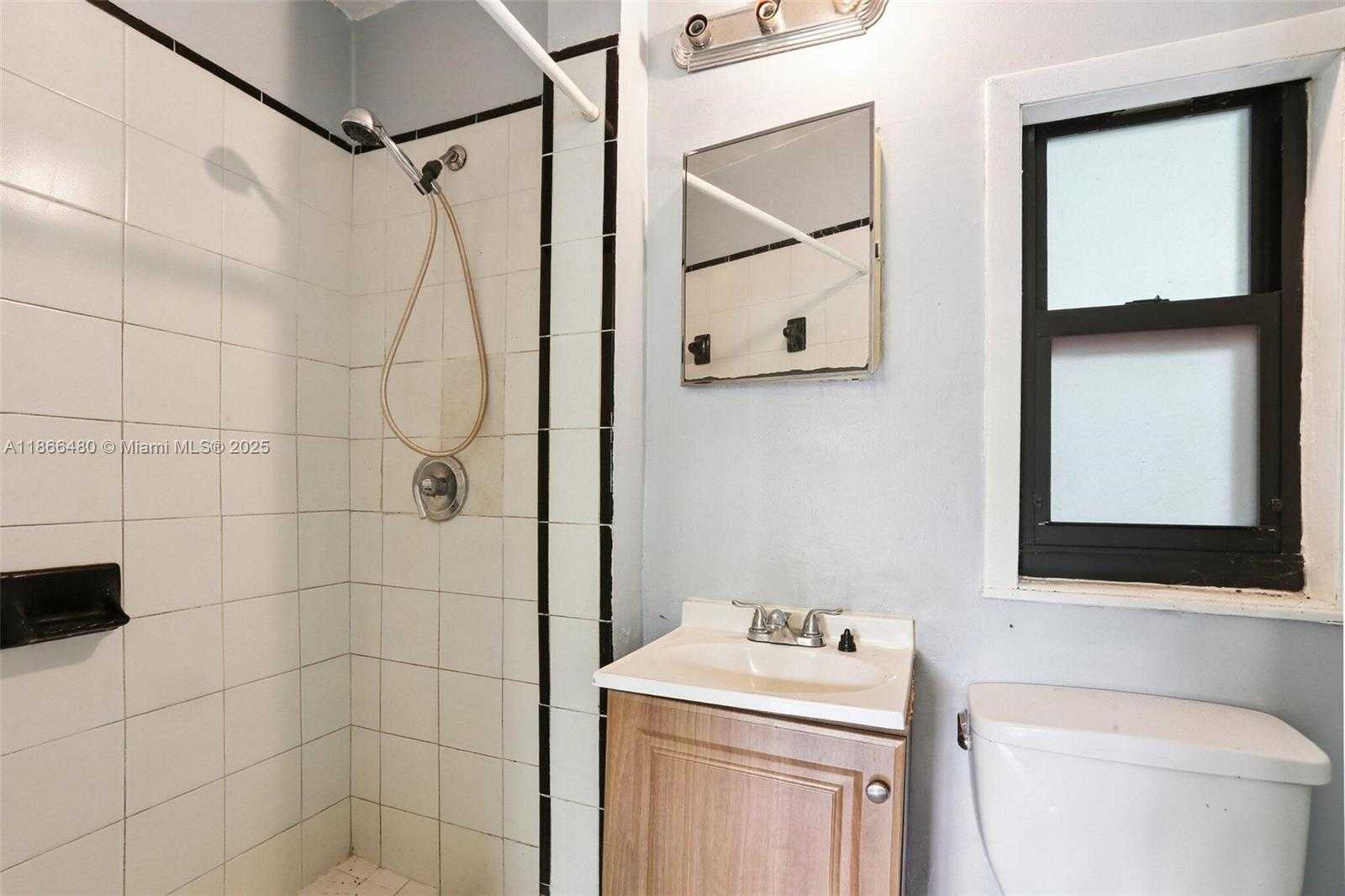 Small Image of 118 NORTH WEST 44TH ST, Miami Number 25