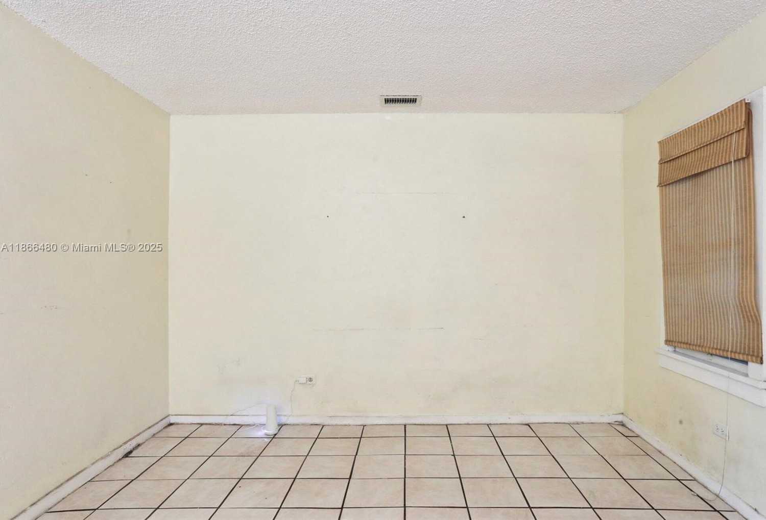 Small Image of 118 NORTH WEST 44TH ST, Miami Number 7