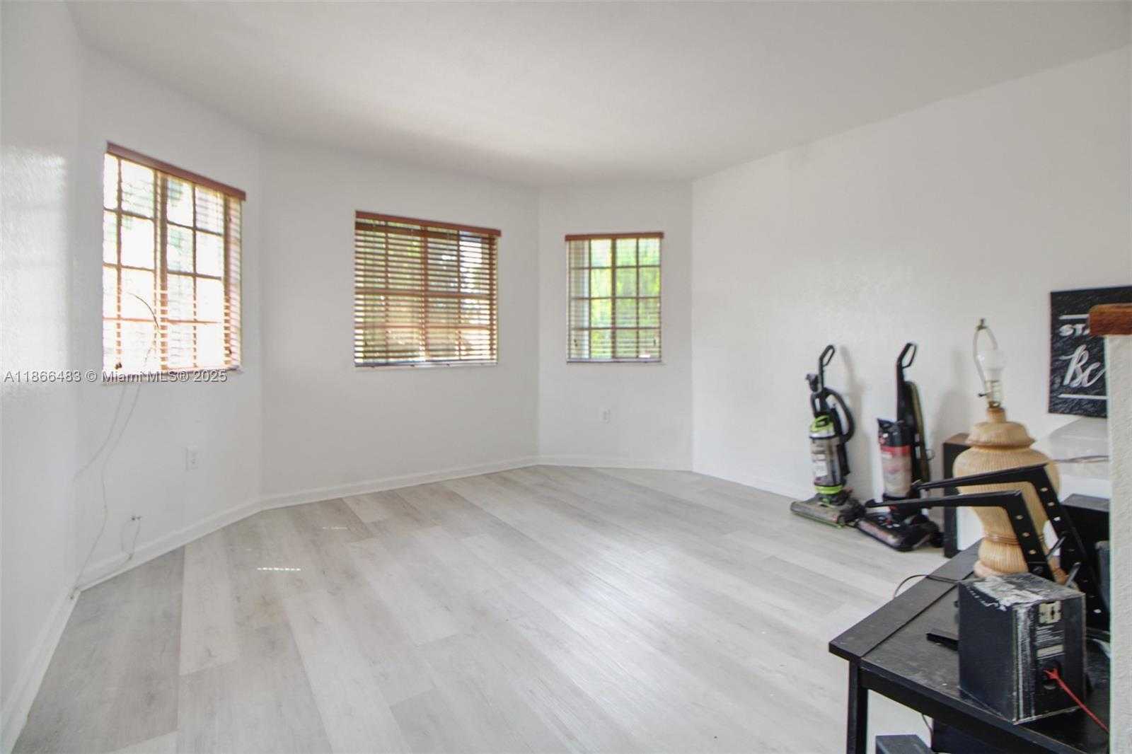 Small Image of 14077 SOUTH WEST 274TH TER, Homestead Number 20