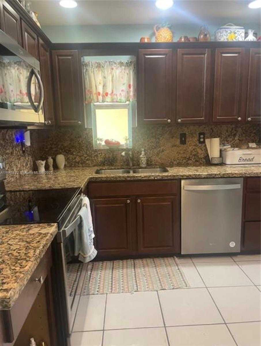 Small Image of 7551 SOUTH WEST 42ND PL, Davie Number 14