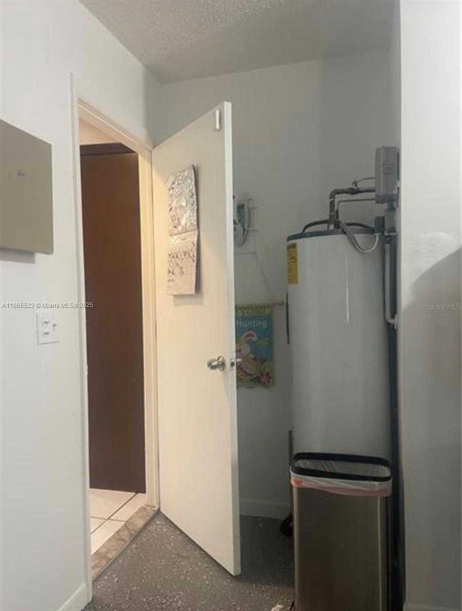 Small Image of 7551 SOUTH WEST 42ND PL, Davie Number 22