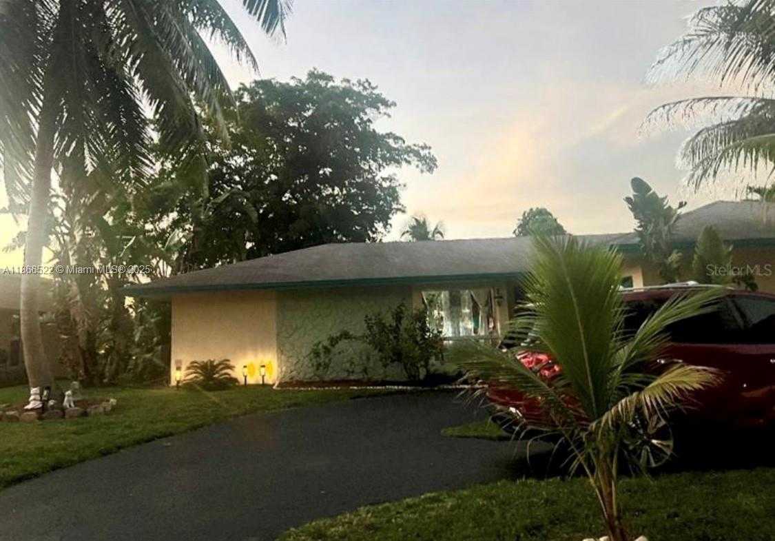 Small Image of 7551 SOUTH WEST 42ND PL, Davie Number 4