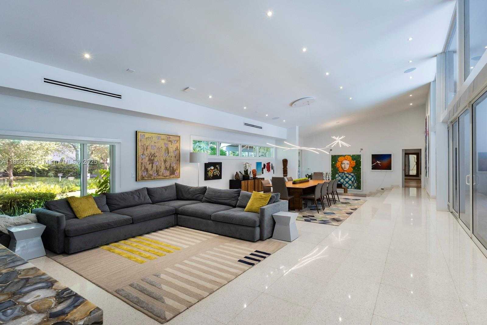 Small Image of 5780 LAS PALMAS DR, Coral Gables Number 10