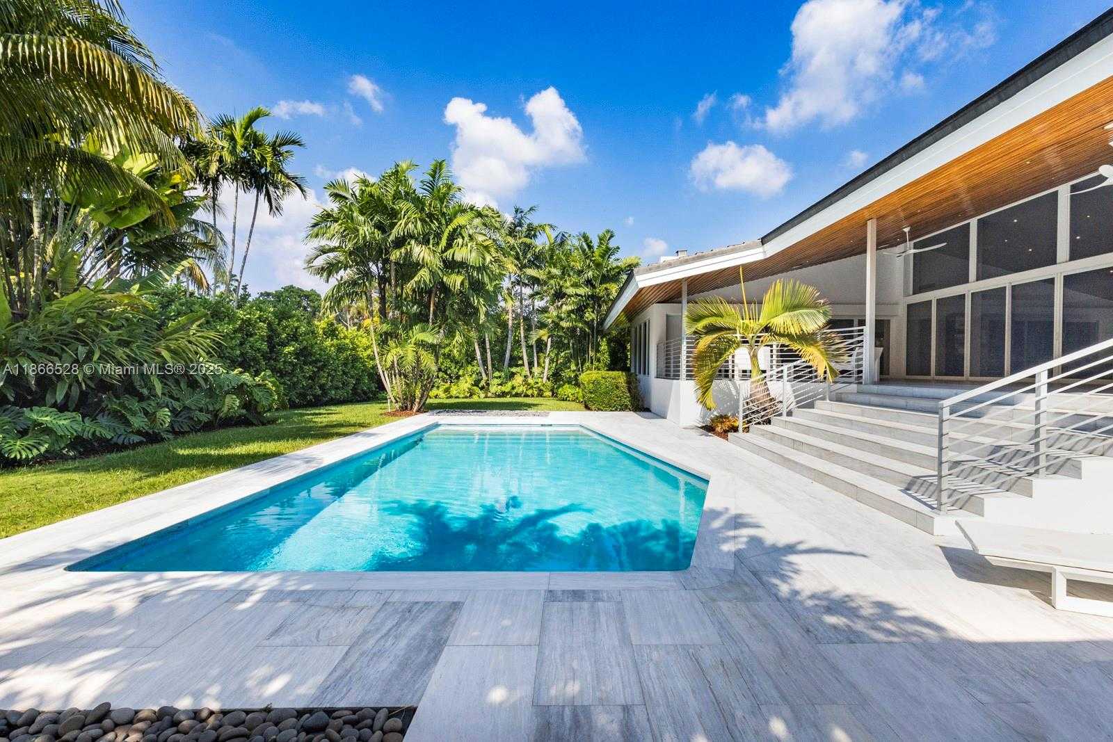 Small Image of 5780 LAS PALMAS DR, Coral Gables Number 21