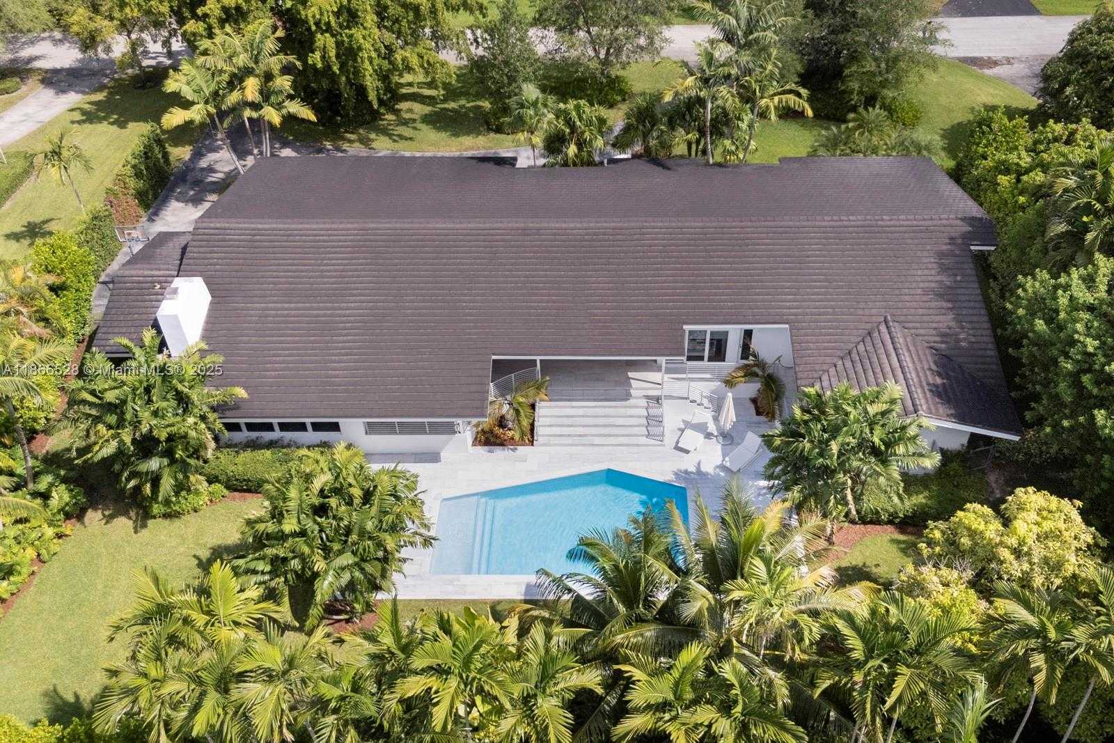 Small Image of 5780 LAS PALMAS DR, Coral Gables Number 26