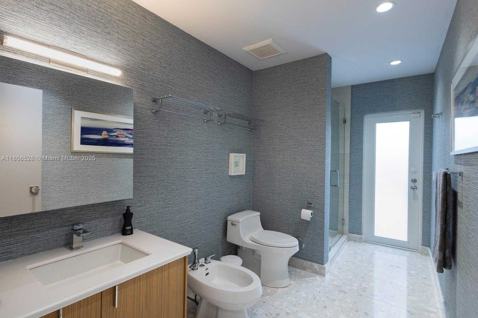 Small Image of 5780 LAS PALMAS DR, Coral Gables Number 28