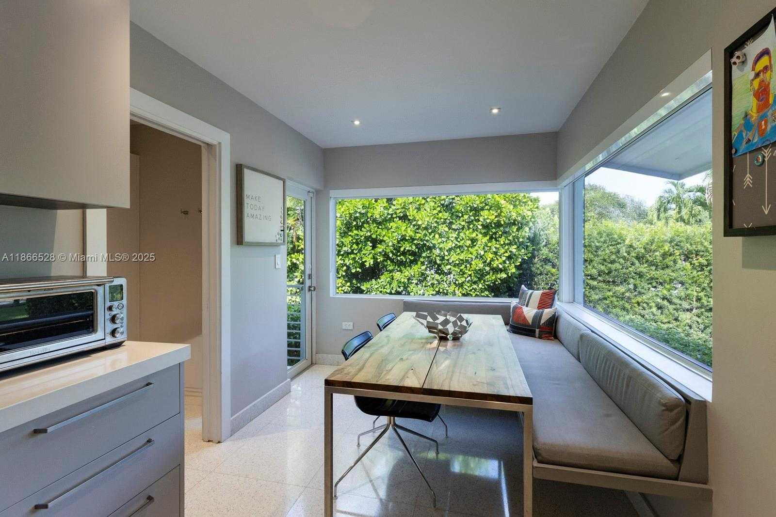 Small Image of 5780 LAS PALMAS DR, Coral Gables Number 29