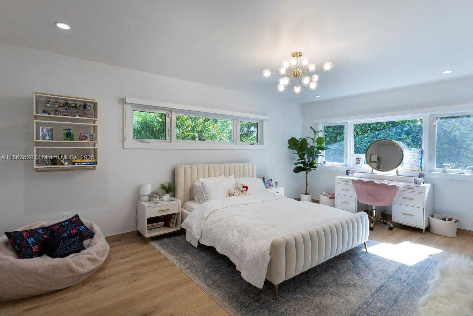 Small Image of 5780 LAS PALMAS DR, Coral Gables Number 41