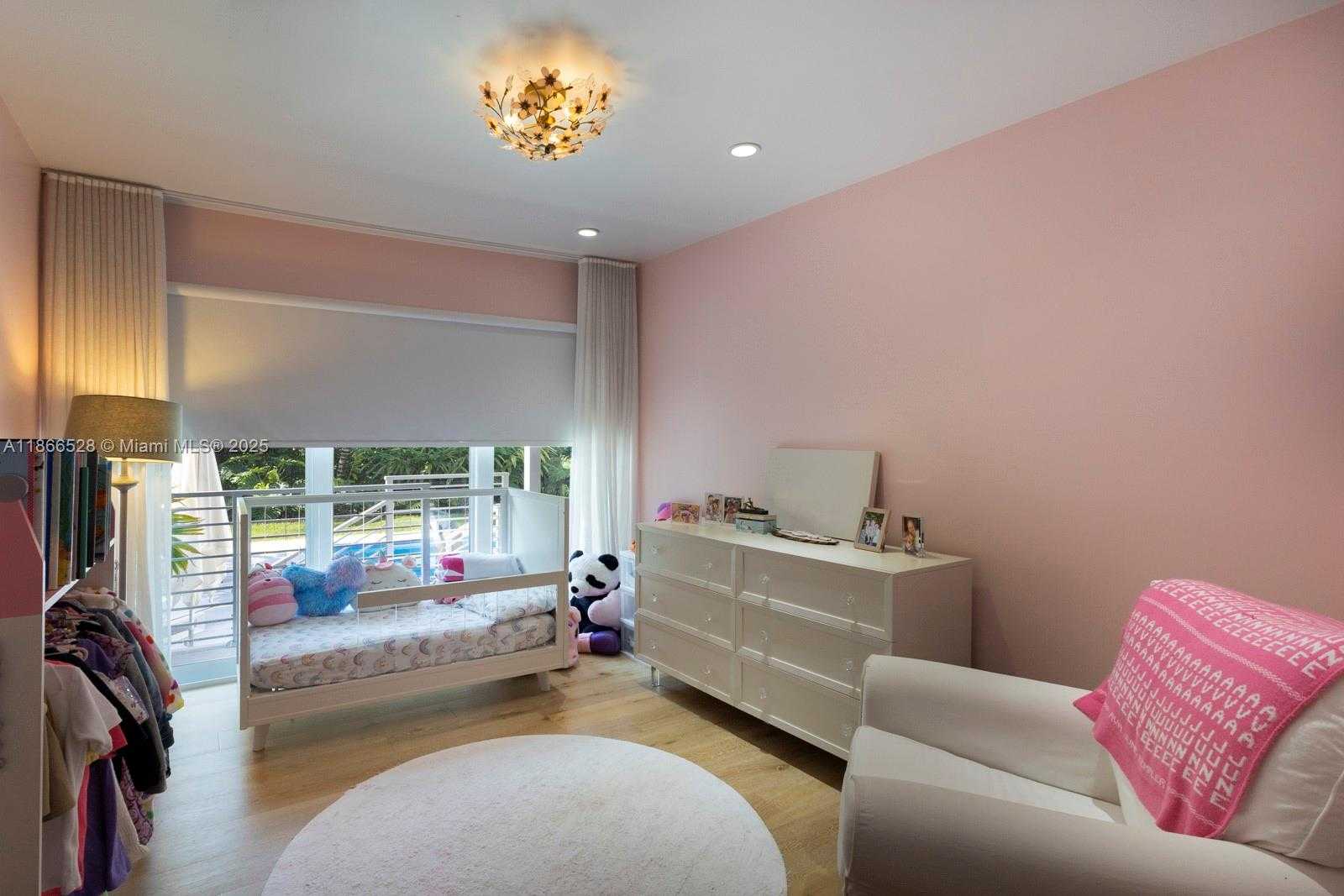 Small Image of 5780 LAS PALMAS DR, Coral Gables Number 45