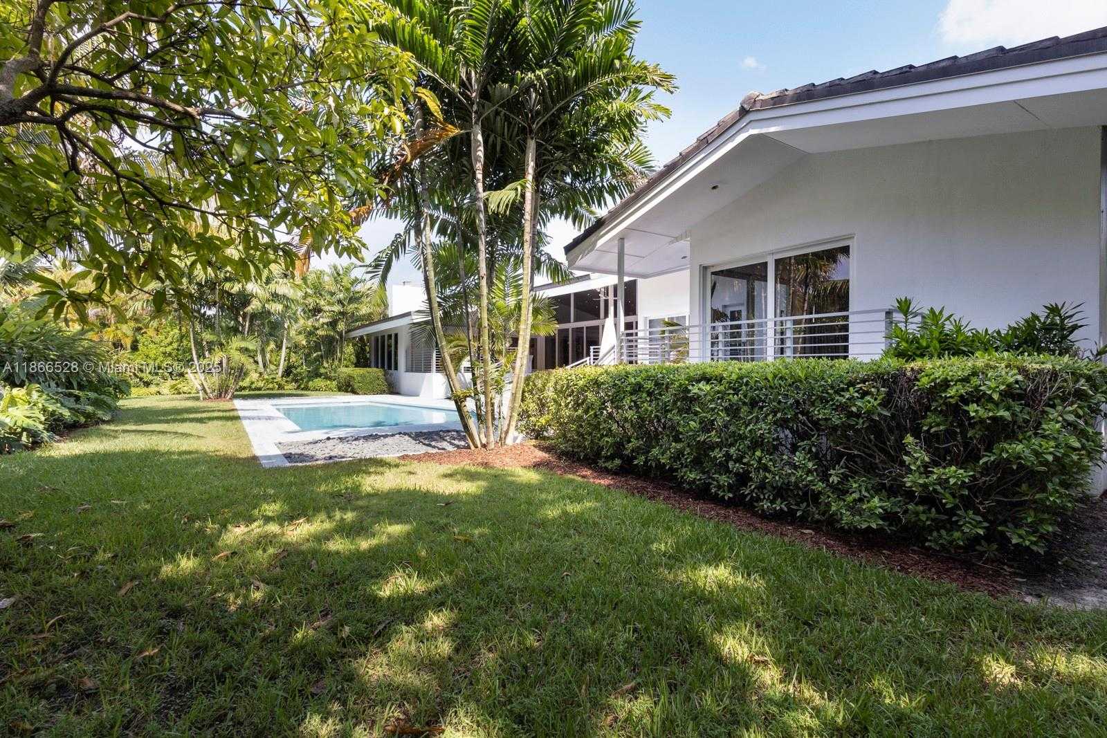 Small Image of 5780 LAS PALMAS DR, Coral Gables Number 46