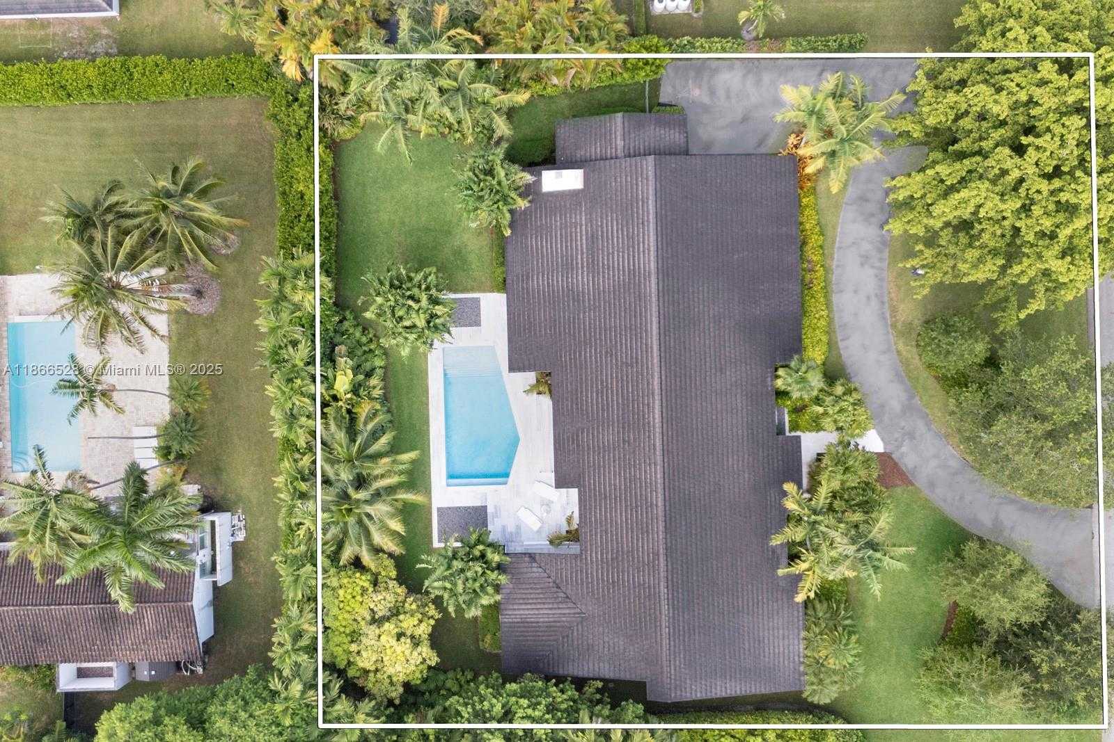 Small Image of 5780 LAS PALMAS DR, Coral Gables Number 51