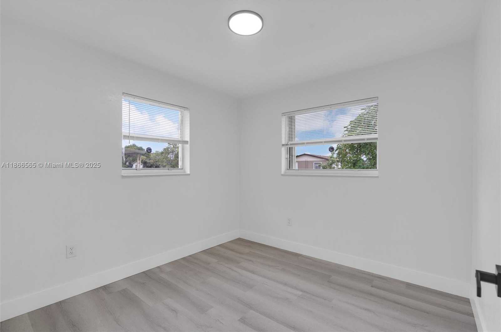 Small Image of 20901 NORTH WEST 27TH CT, Miami Gardens Number 18