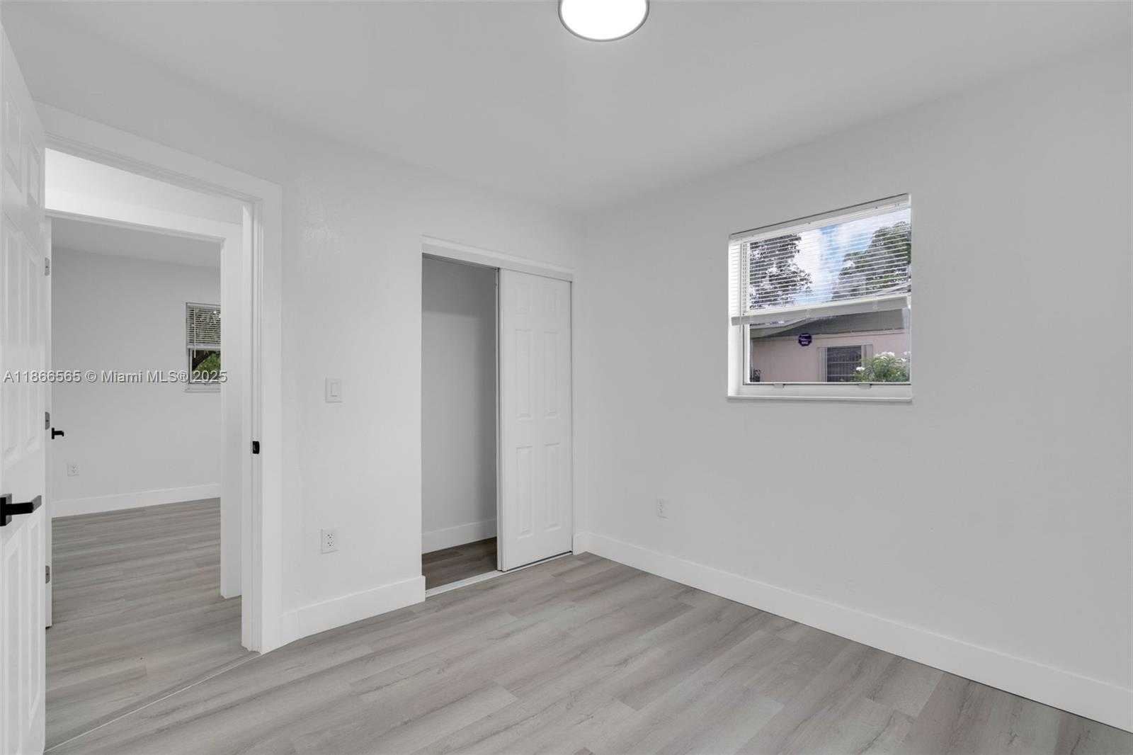 Small Image of 20901 NORTH WEST 27TH CT, Miami Gardens Number 19