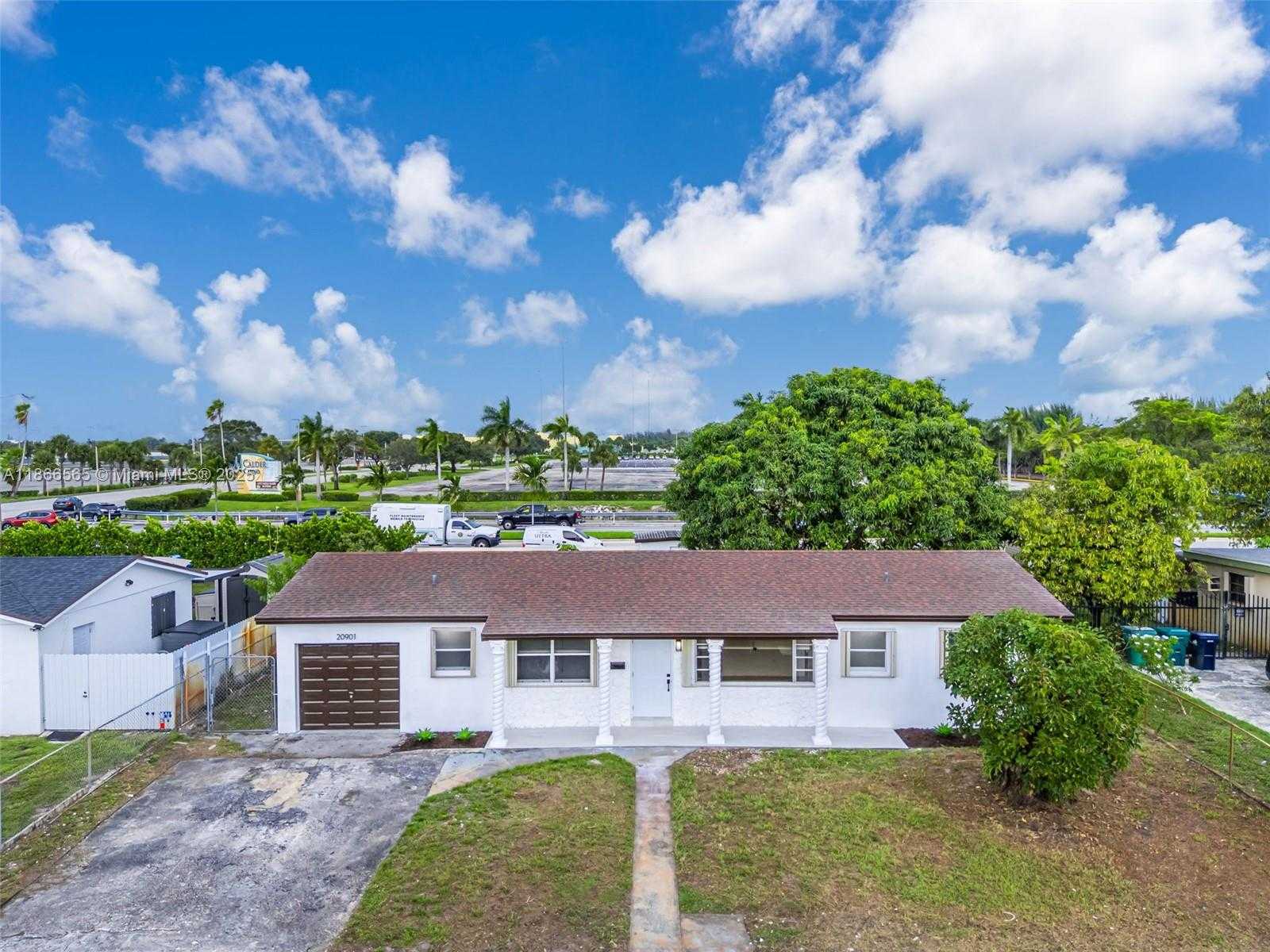 Small Image of 20901 NORTH WEST 27TH CT, Miami Gardens Number 4