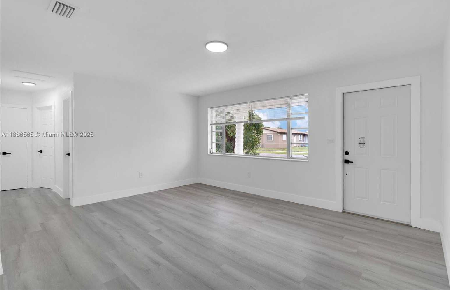 Small Image of 20901 NORTH WEST 27TH CT, Miami Gardens Number 7