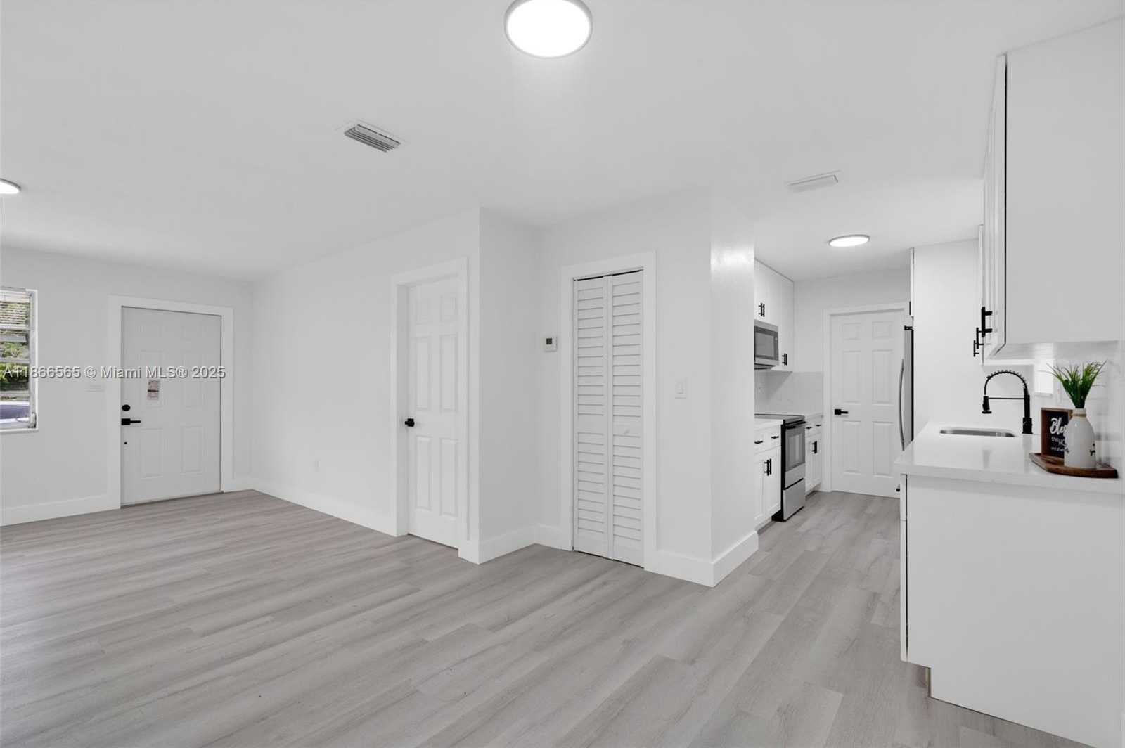Small Image of 20901 NORTH WEST 27TH CT, Miami Gardens Number 9