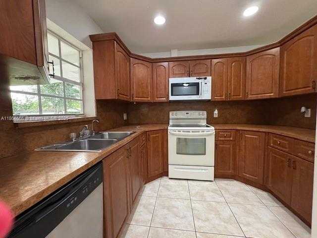 Small Image of 105 EAST 55TH ST, Hialeah Number 2