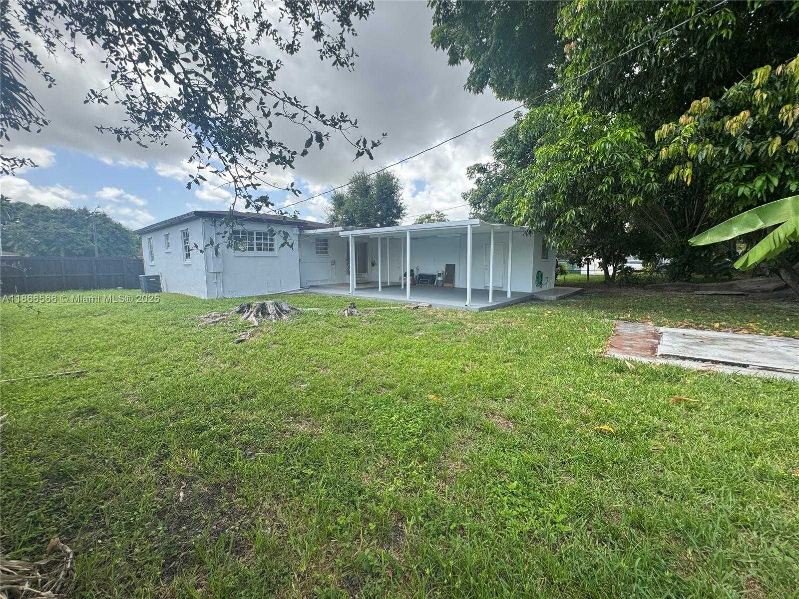 Small Image of 105 EAST 55TH ST, Hialeah Number 30