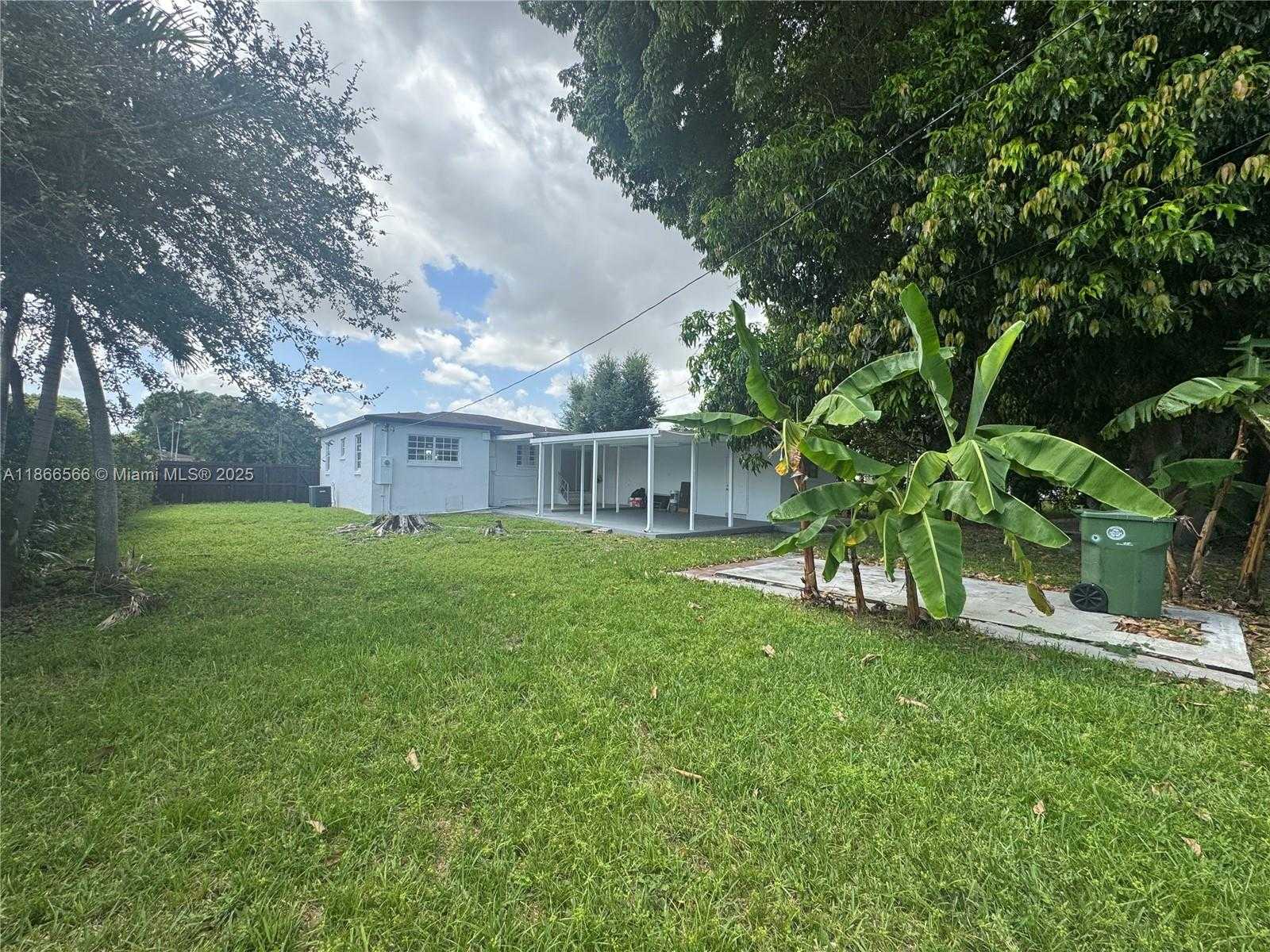 Small Image of 105 EAST 55TH ST, Hialeah Number 31