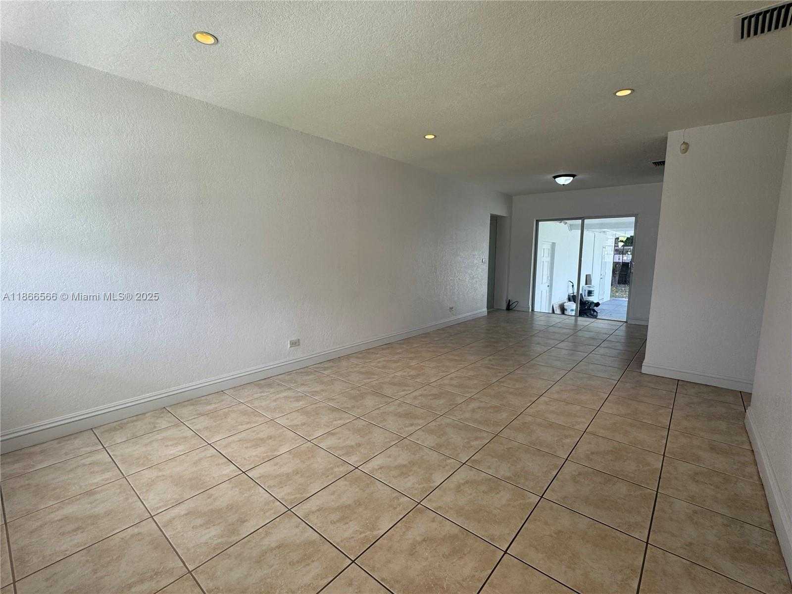 Small Image of 105 EAST 55TH ST, Hialeah Number 5