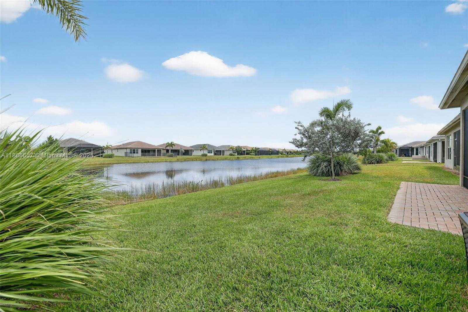 Small Image of 13455 SOUTH WEST RIVER ROCK RD, Port St. Lucie Number 27