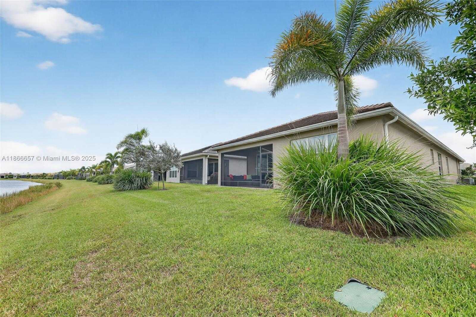 Small Image of 13455 SOUTH WEST RIVER ROCK RD, Port St. Lucie Number 28