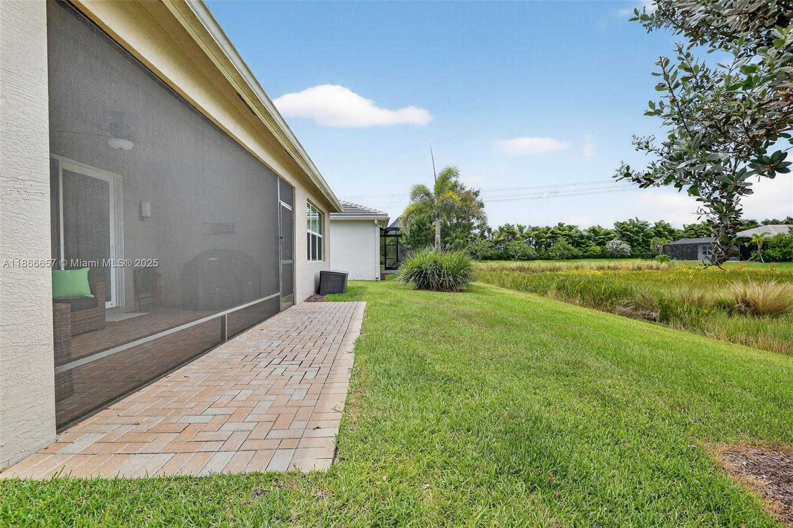 Small Image of 13455 SOUTH WEST RIVER ROCK RD, Port St. Lucie Number 31