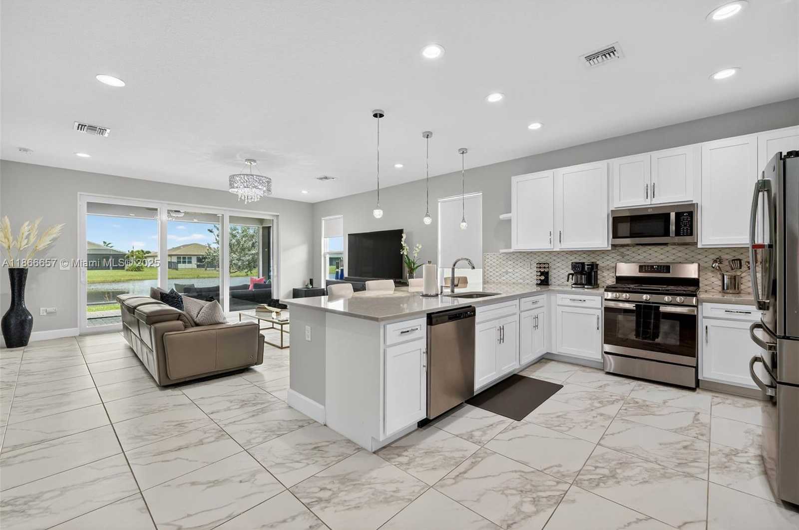 Small Image of 13455 SOUTH WEST RIVER ROCK RD, Port St. Lucie Number 5