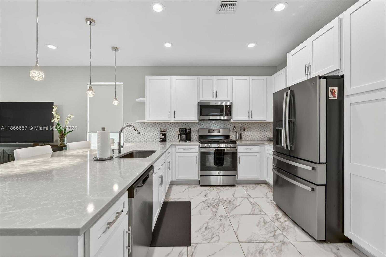 Small Image of 13455 SOUTH WEST RIVER ROCK RD, Port St. Lucie Number 6