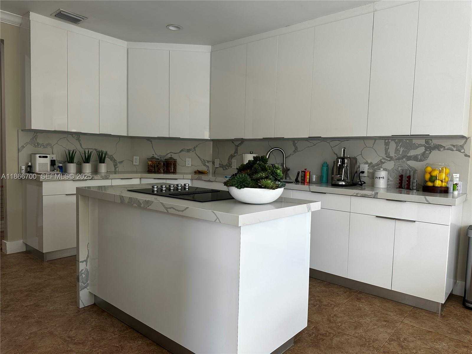 Small Image of 12365 NORTH WEST 6TH ST, Miami Number 11