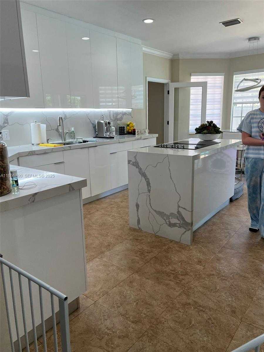 Small Image of 12365 NORTH WEST 6TH ST, Miami Number 13