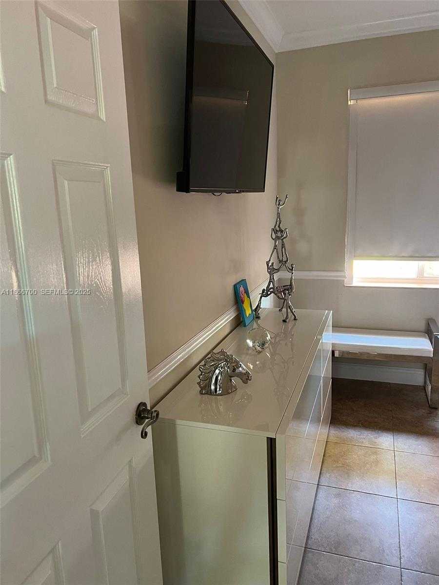 Small Image of 12365 NORTH WEST 6TH ST, Miami Number 16