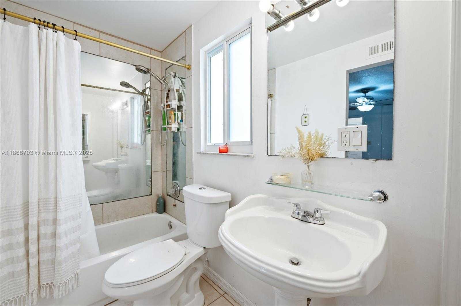 Small Image of 5641 SOUTH WEST 37TH CT, Davie Number 14