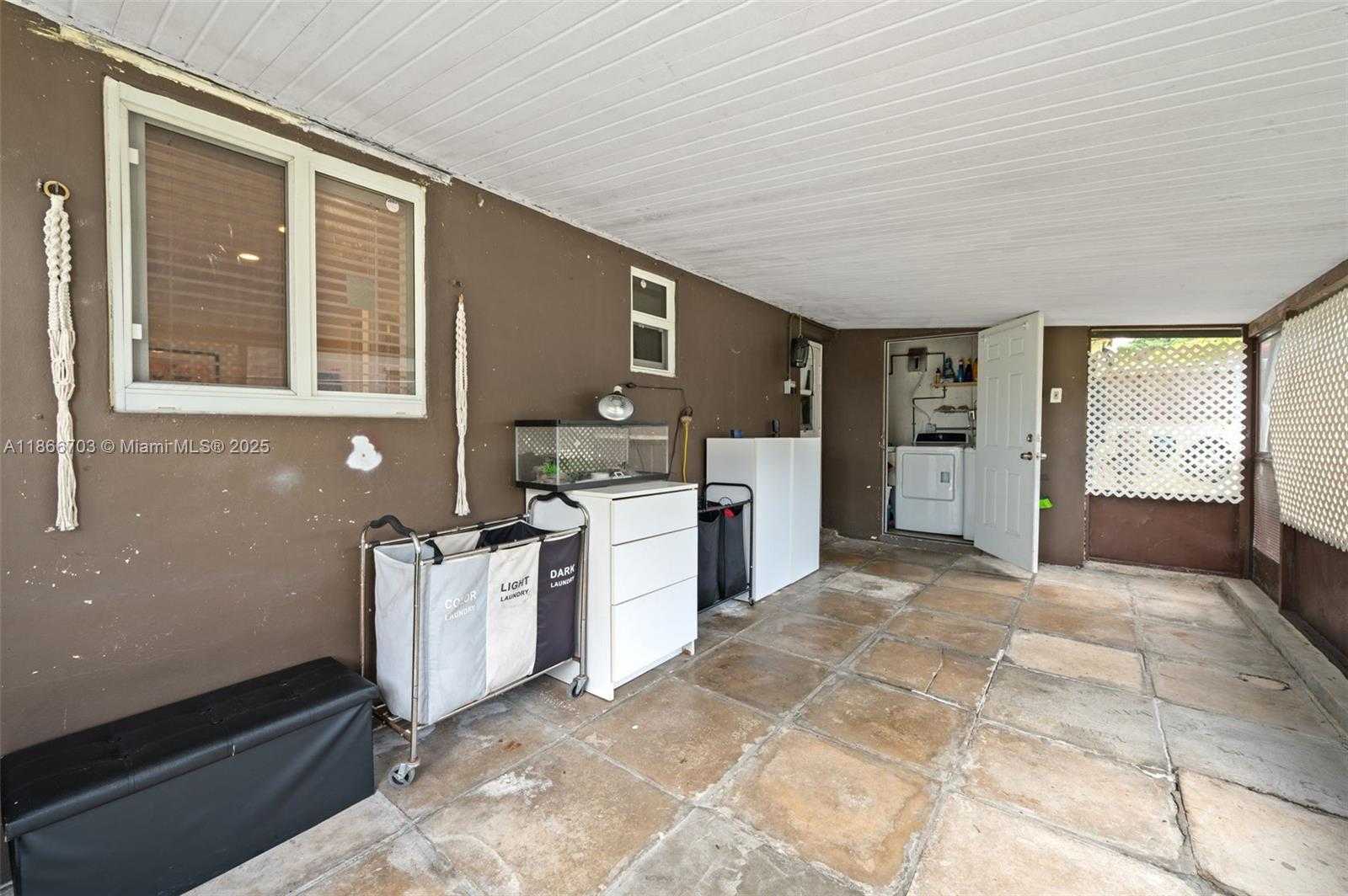 Small Image of 5641 SOUTH WEST 37TH CT, Davie Number 22