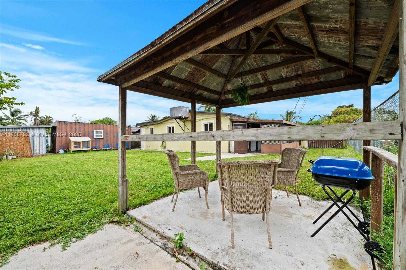Small Image of 5641 SOUTH WEST 37TH CT, Davie Number 26