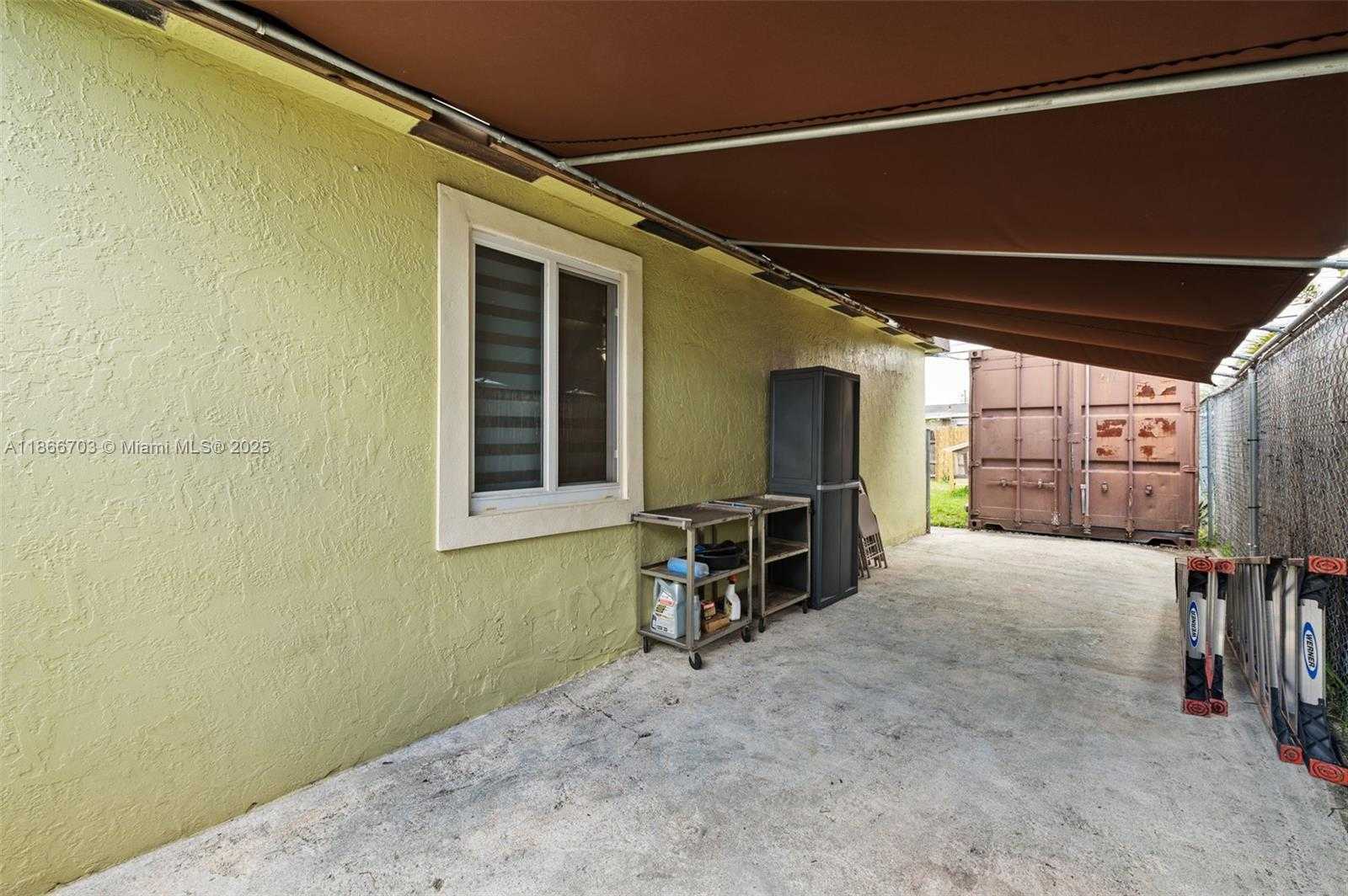 Small Image of 5641 SOUTH WEST 37TH CT, Davie Number 28