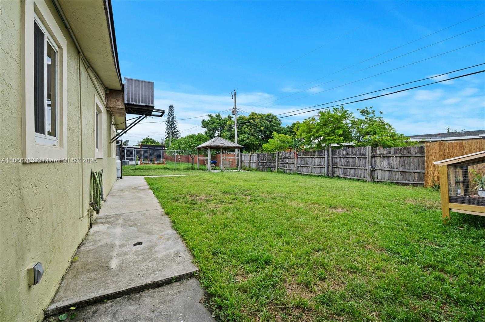 Small Image of 5641 SOUTH WEST 37TH CT, Davie Number 29