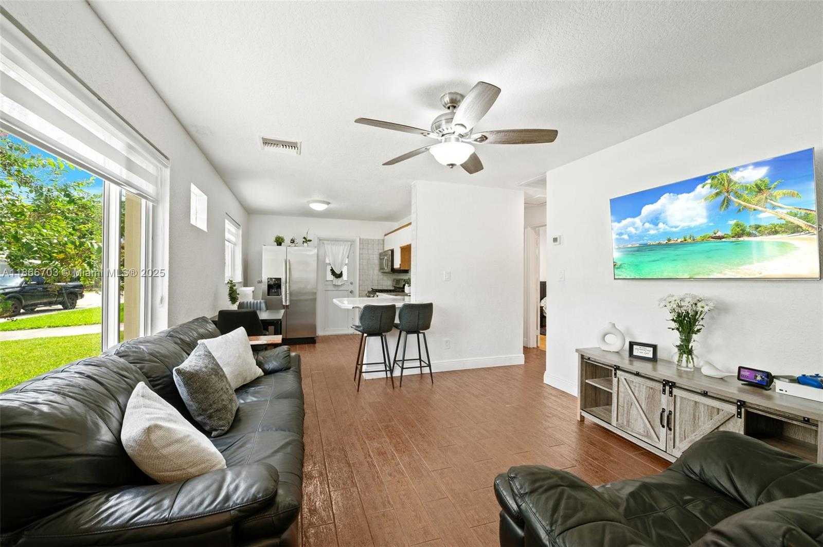 Small Image of 5641 SOUTH WEST 37TH CT, Davie Number 4
