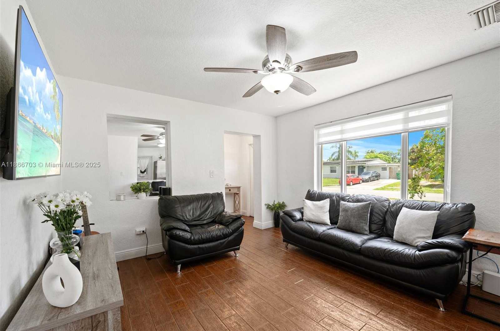 Small Image of 5641 SOUTH WEST 37TH CT, Davie Number 5