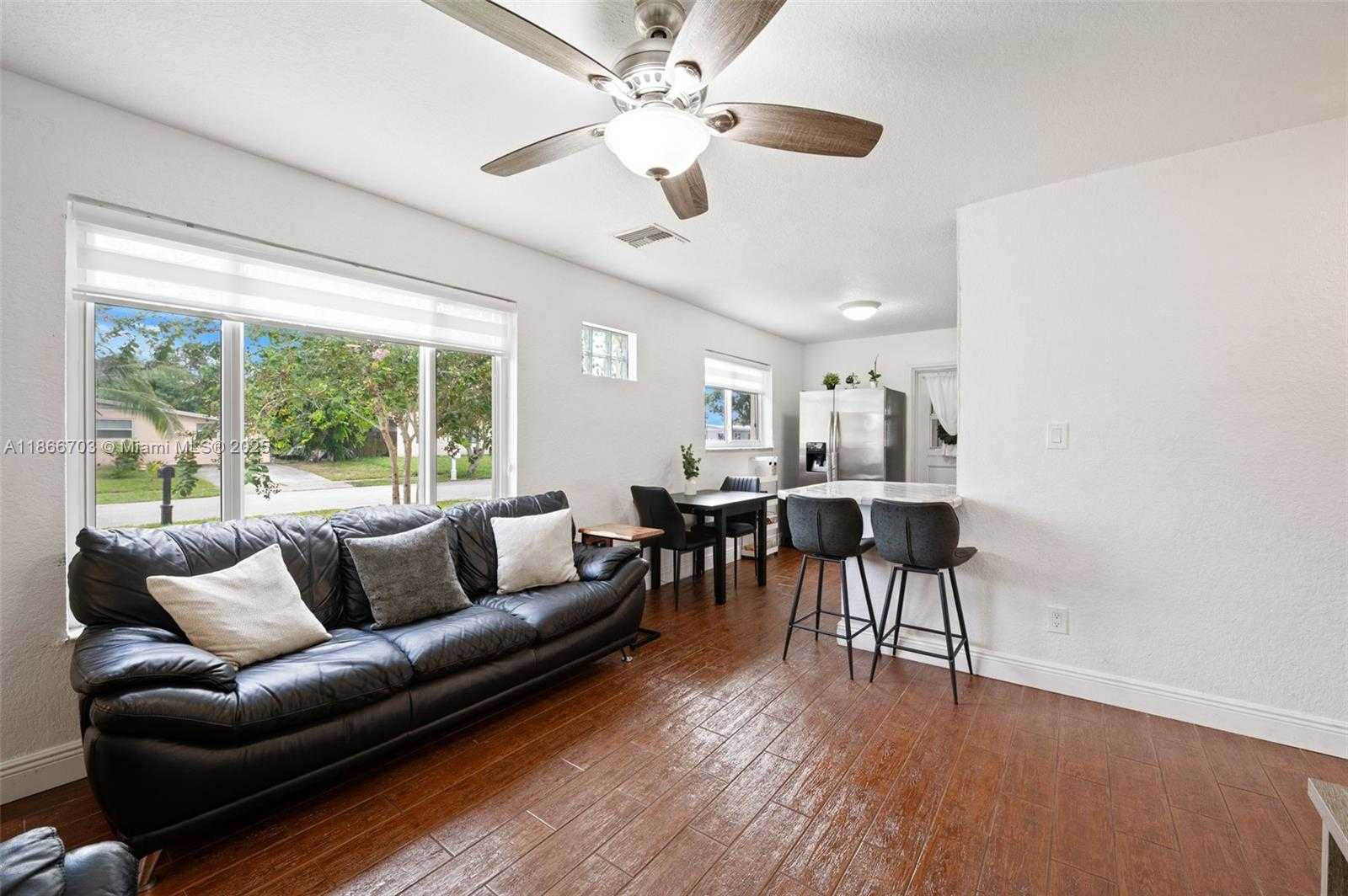Small Image of 5641 SOUTH WEST 37TH CT, Davie Number 7