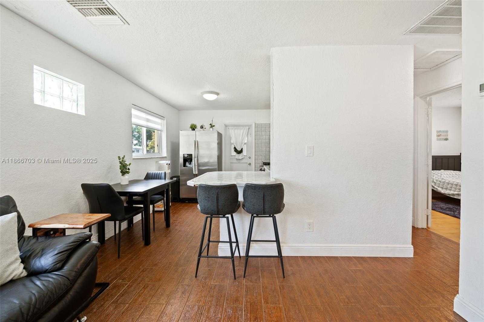 Small Image of 5641 SOUTH WEST 37TH CT, Davie Number 8