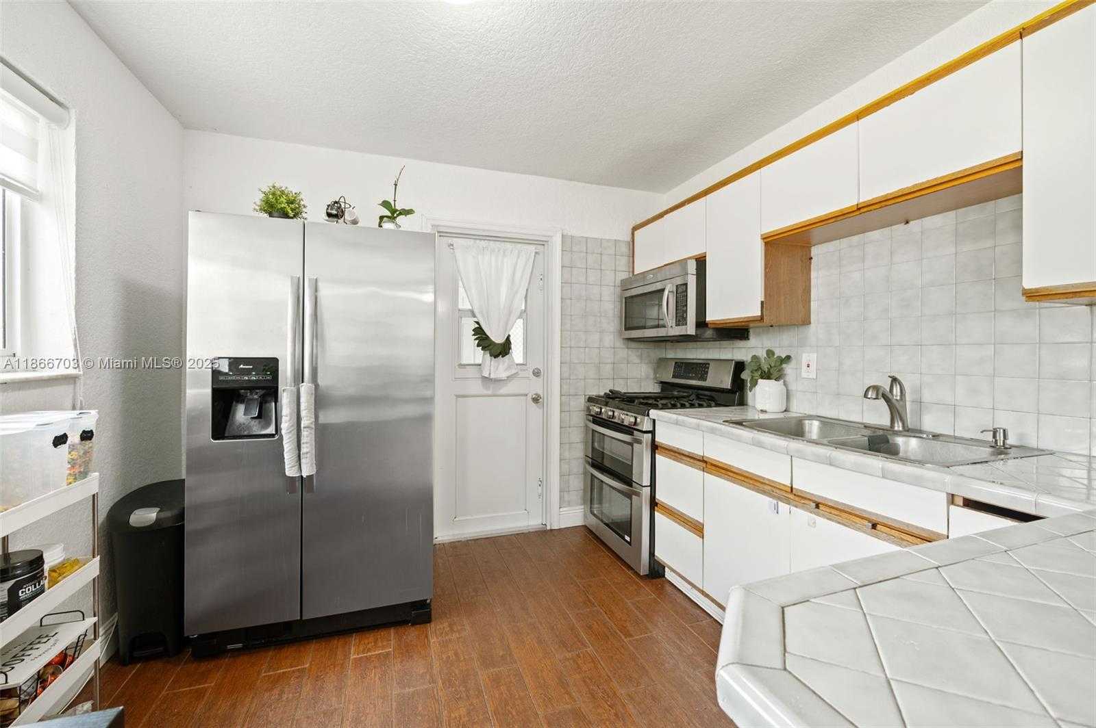Small Image of 5641 SOUTH WEST 37TH CT, Davie Number 9