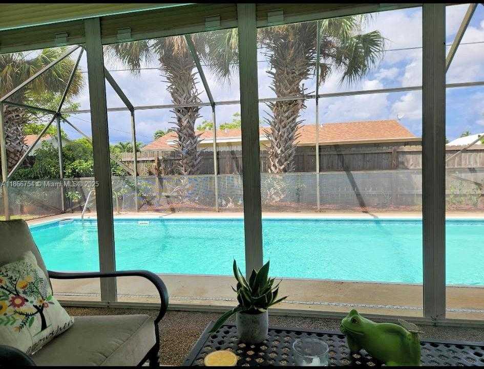 Small Image of 3753 COELEBS AVE, Boynton Beach Number 13